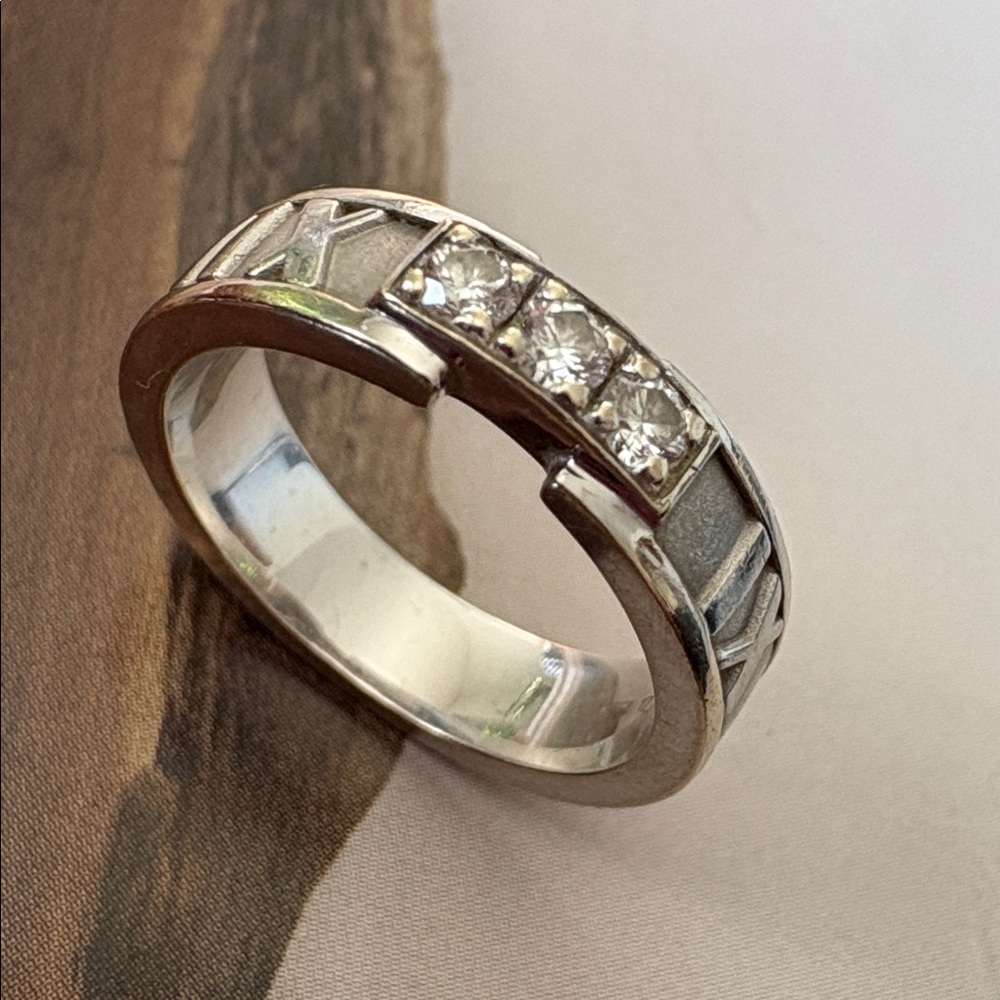 TIFFANY & CO. 18K WHITE GOLD DIAMONDS ATLAS RING